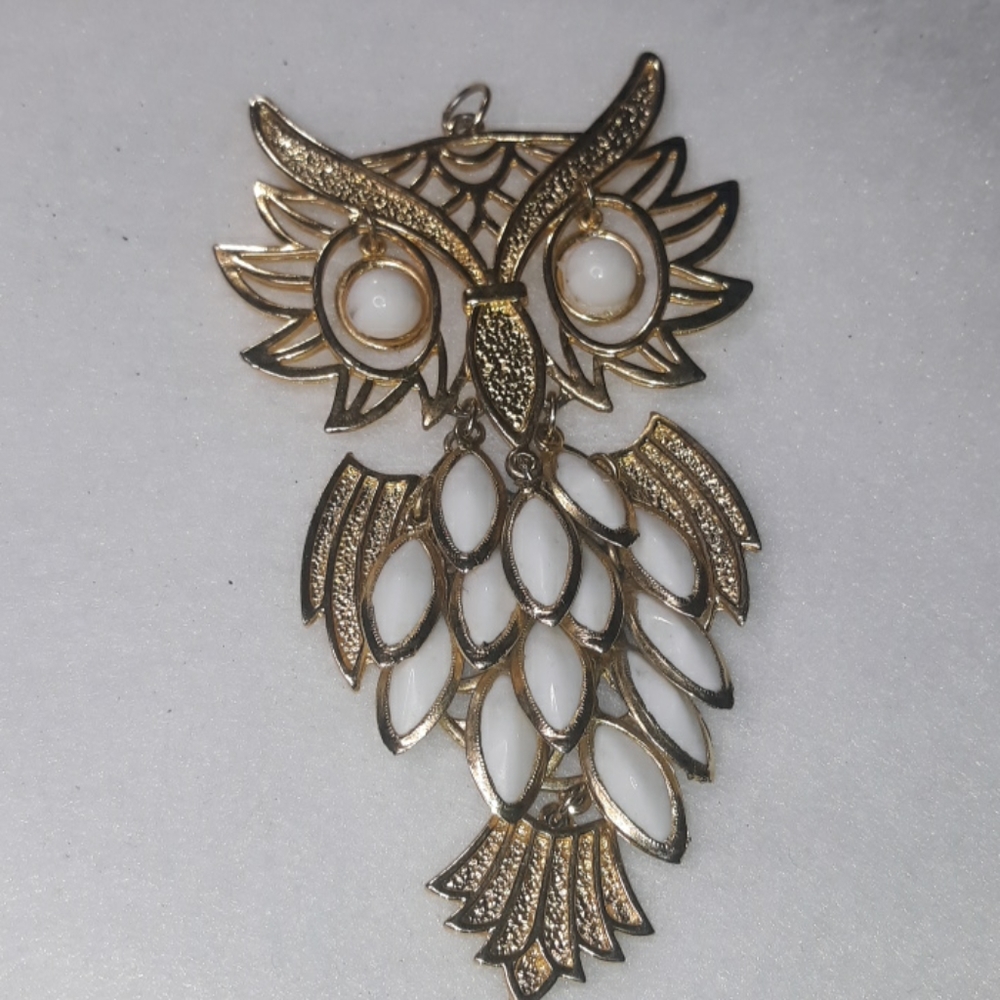 VINTAGE OWL NECKLACE LARGE PENDANT GOLD TONE